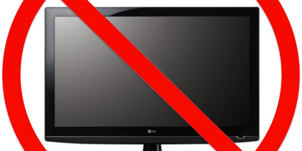 Выключи телевизор алиса включи телевизор. Телевизор выключенный. Перечеркнутый телевизор. Нет телевизору. Против телевизора.
